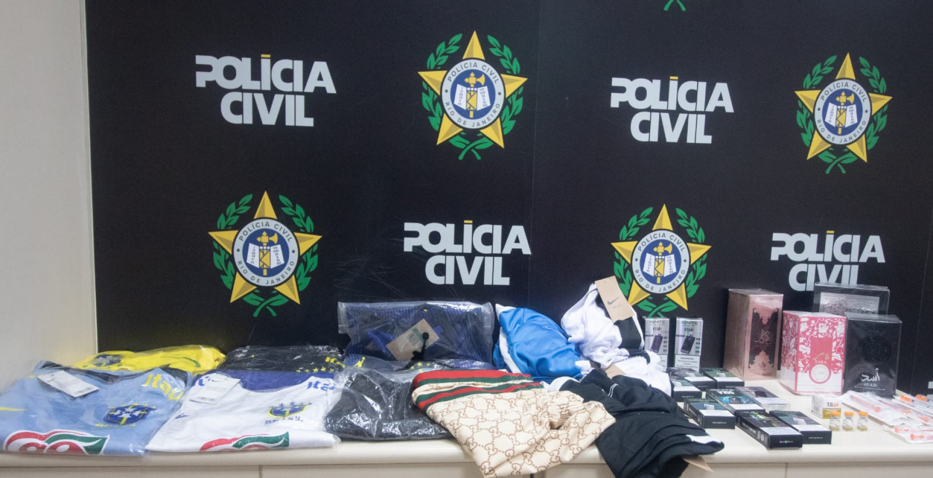 Material apreendido pela Decon nesta segunda-feira (6) - Érica Martin / Agência O Dia