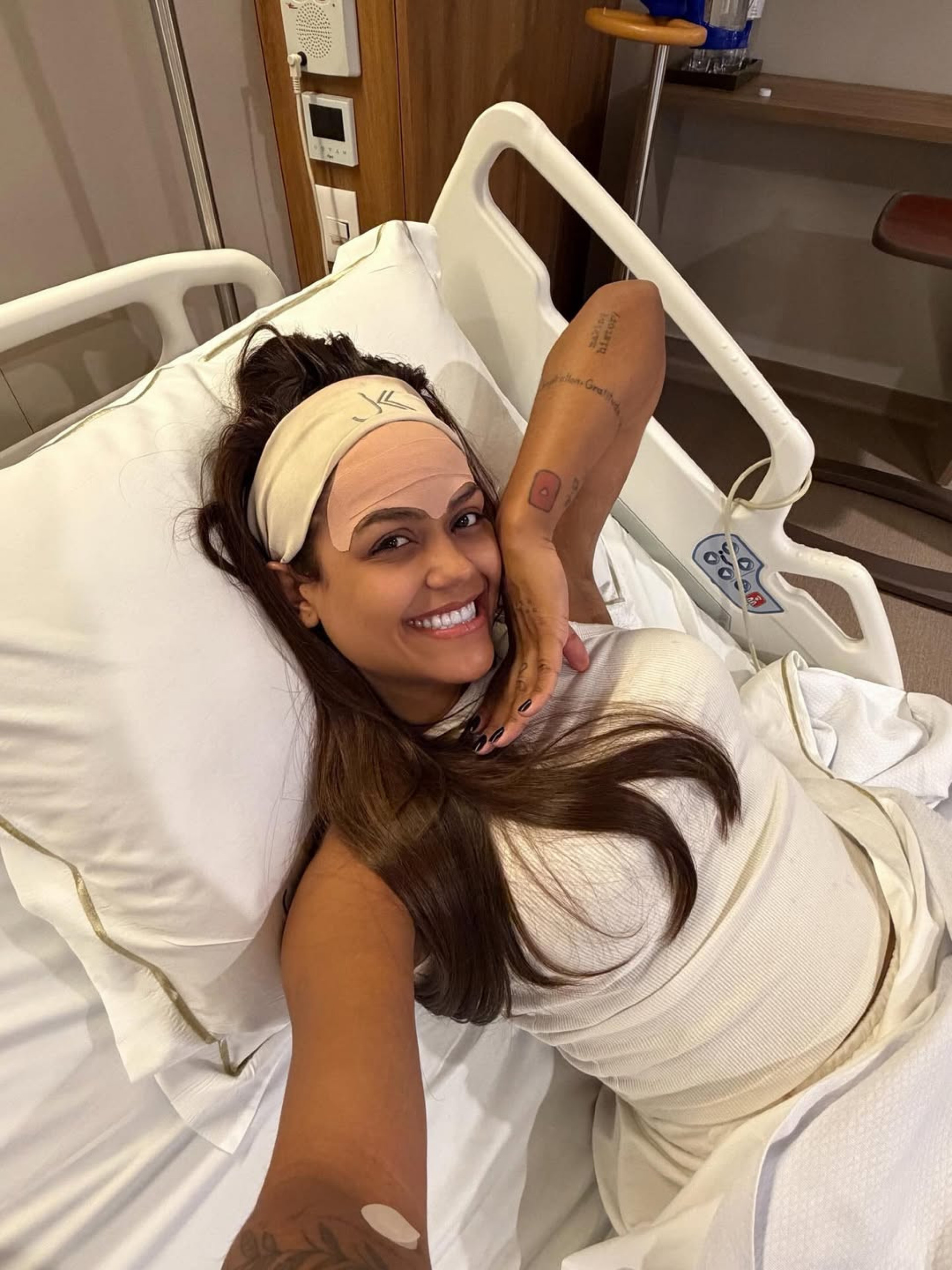 Camila Loures passa por cirurgia para remover veia da testa - Reprodução / Instagram