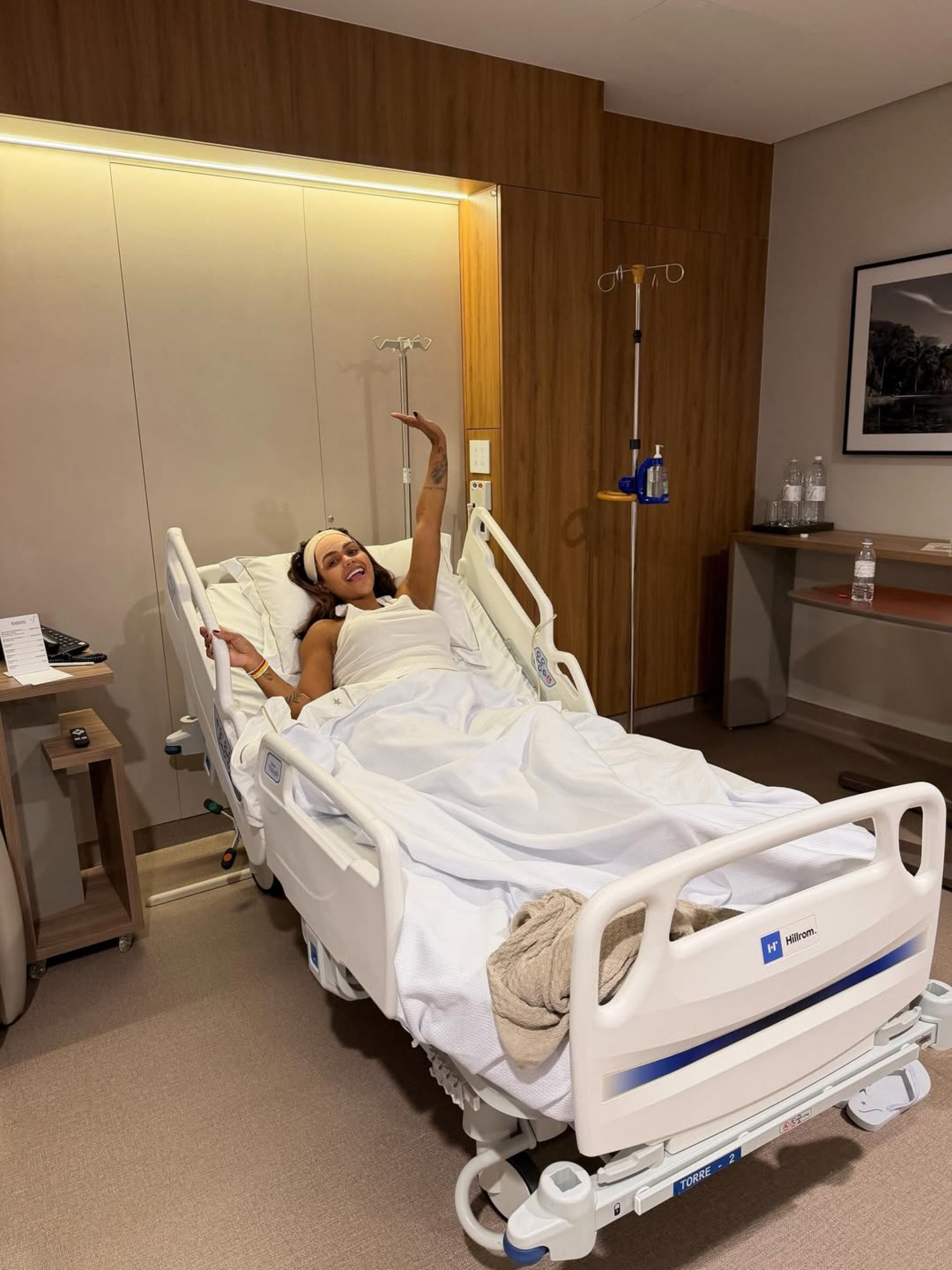 Camila Loures detalha cirurgia de retirada da veia da testa - Reprodução / Instagram