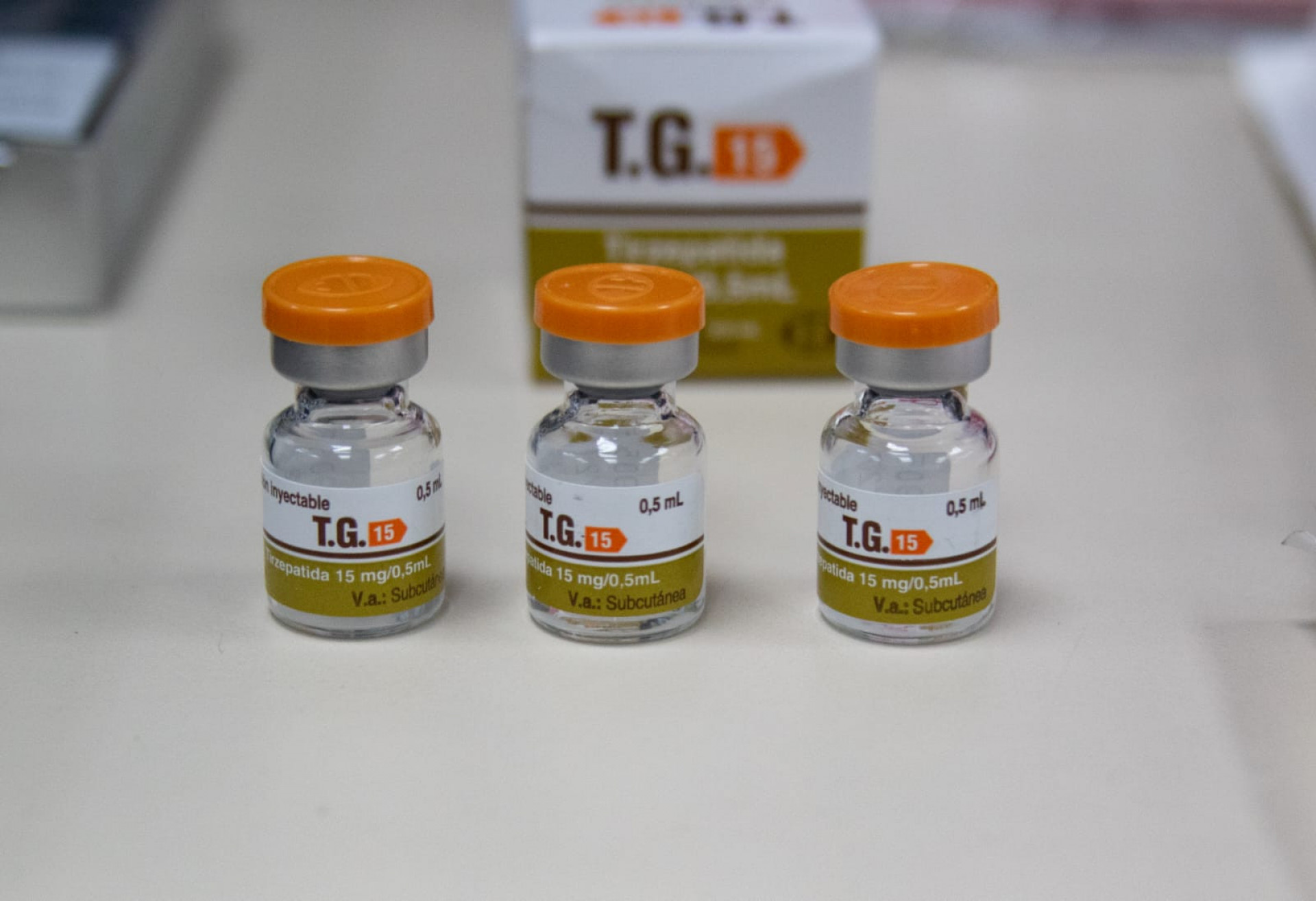 Frascos da Tirzepatida apreendidos  - Érica Martin / Agência O Dia