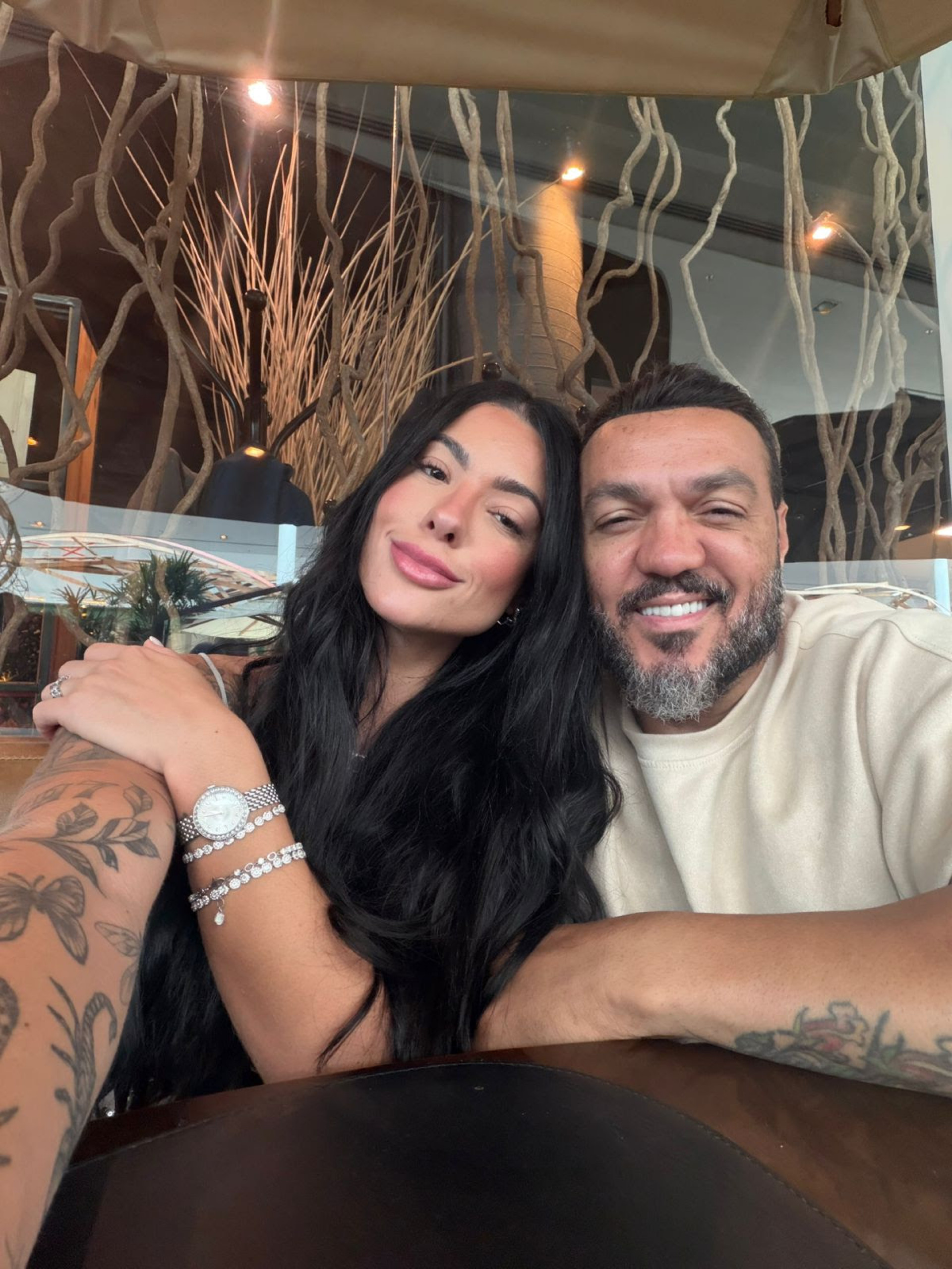 Belo e a namorada, a influenciadora Rayane Figliuzzi