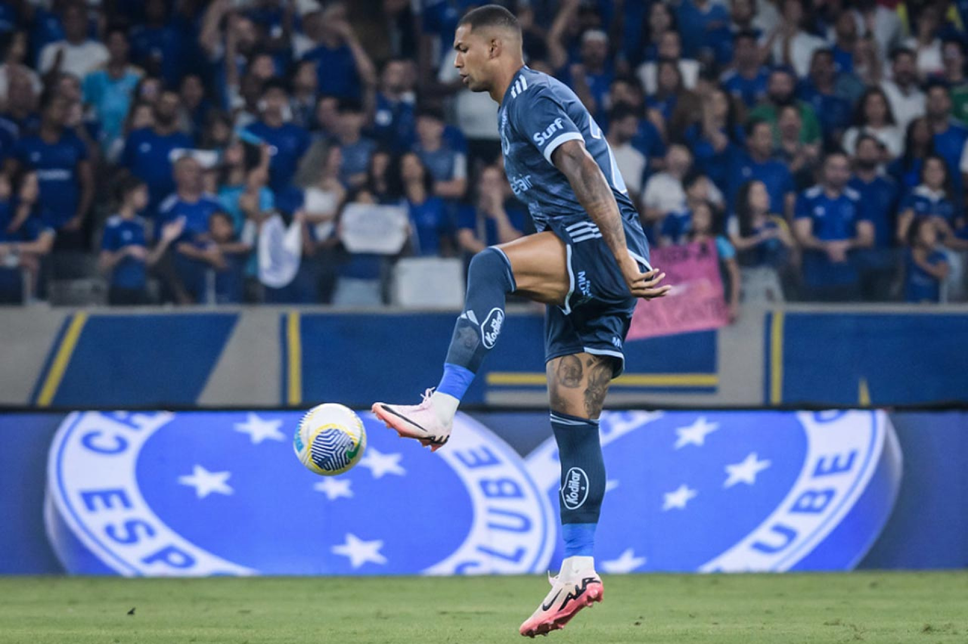 Dono da SAF do Cruzeiro revela motivo do afastamento de Walace