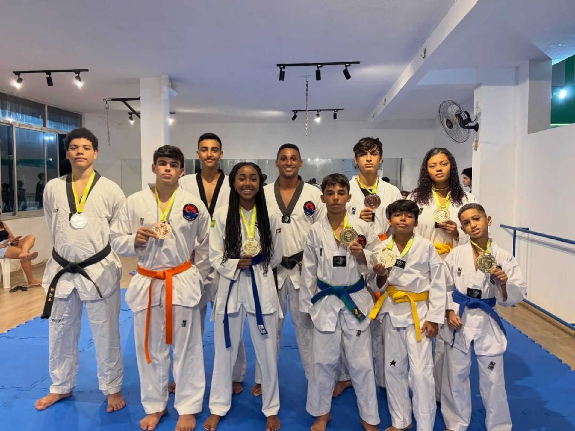 Equipe que faturou medalhas no Estadual de Taekwondo - Divulga&ccedil;&atilde;o