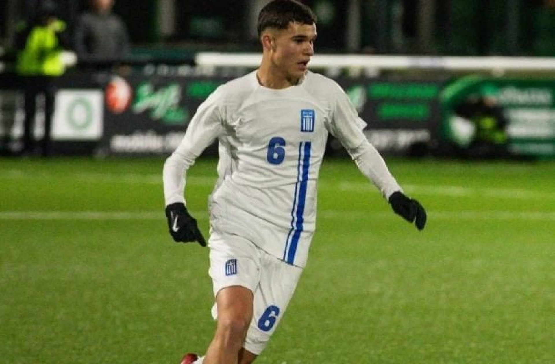Ex-Palmeiras celebra feito hist&oacute;rico com a sele&ccedil;&atilde;o da Gr&eacute;cia