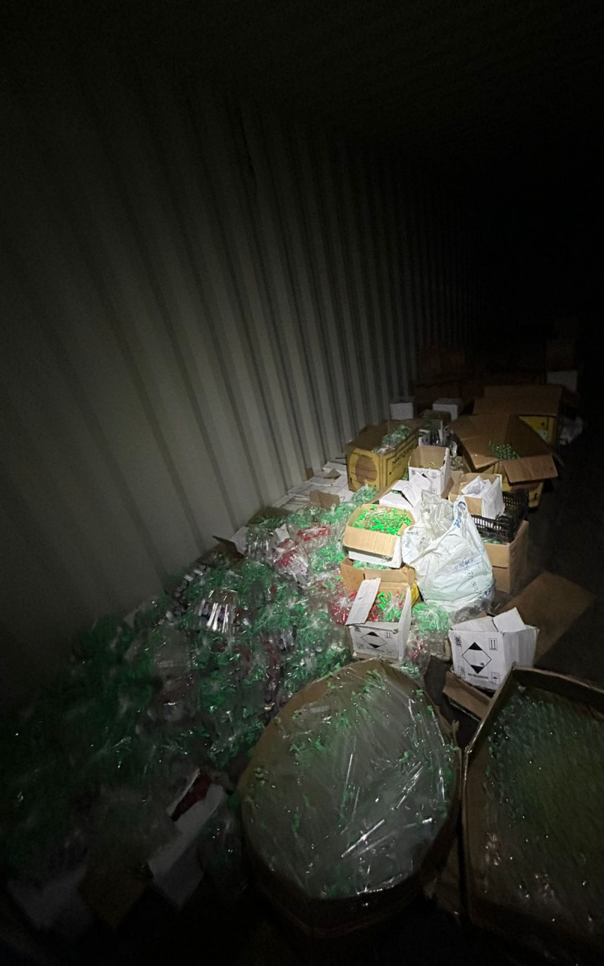 Drogas foram encontradas armazenadas em contêiner - Divulgação