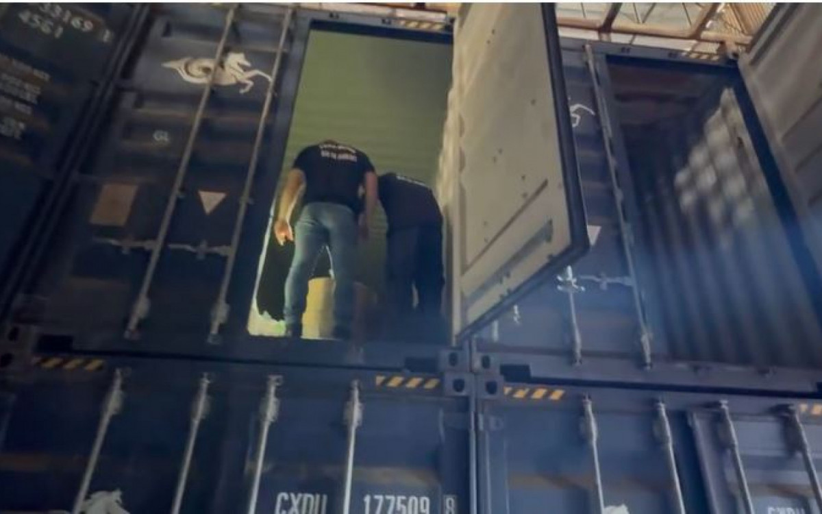 Drogas foram encontradas armazenadas em contêiner - Divulgação