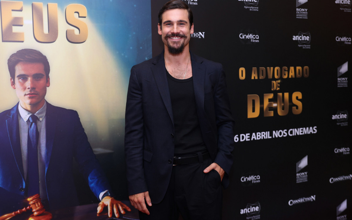 Nicolas Prattes interpreta protagonista de \'O Advogado de Deus\'