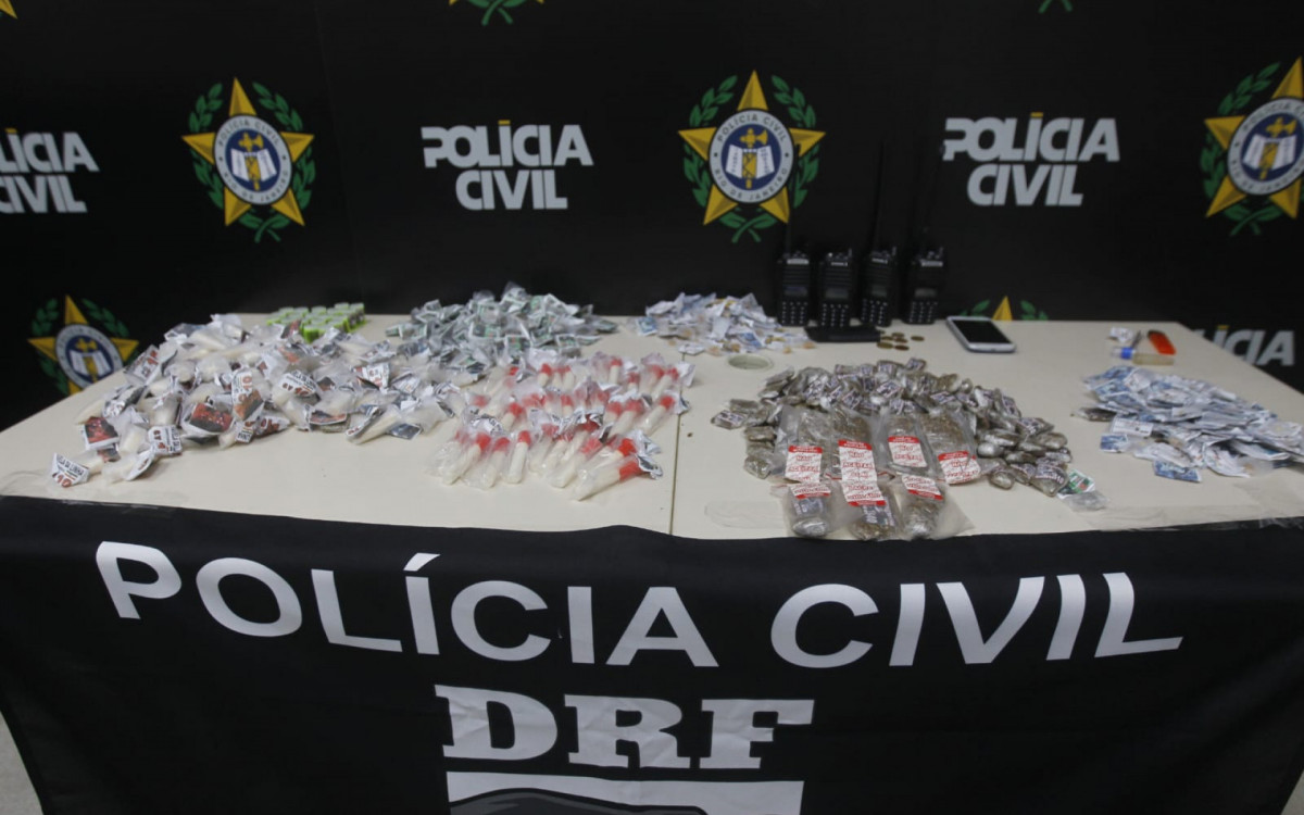 Na a&ccedil;&atilde;o, um ponto de venda de drogas pr&oacute;ximo ao ferro-velho foi desmontado pelos agentes