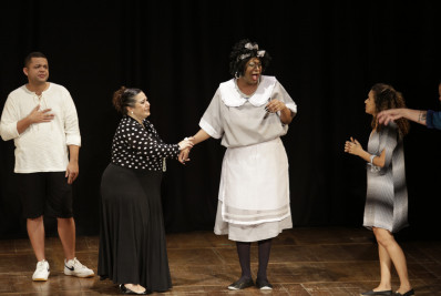 Comédia retrata cotidiano da classe média