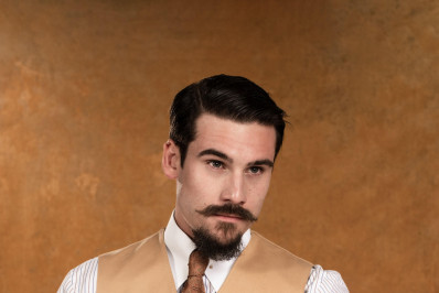 Nicolas Prattes fala sobre virada na carreira ao interpretar vilão: 'Estou reaprendendo'