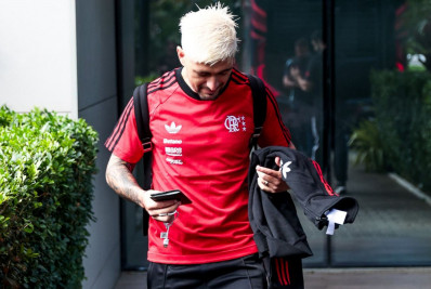 Arrascaeta aparece com novo visual e surpreende no Flamengo; confira