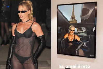 Virginia Fonseca ganha quadro com sua imagem e pendura na casa de Vini Jr.