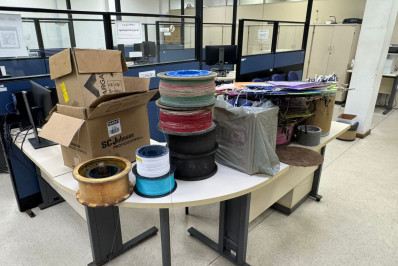 Polícia Civil localiza fábrica de linha chilena em Realengo