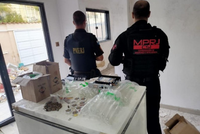 Sargentos da PM são presos por venderem armas e drogas para organizações criminosas