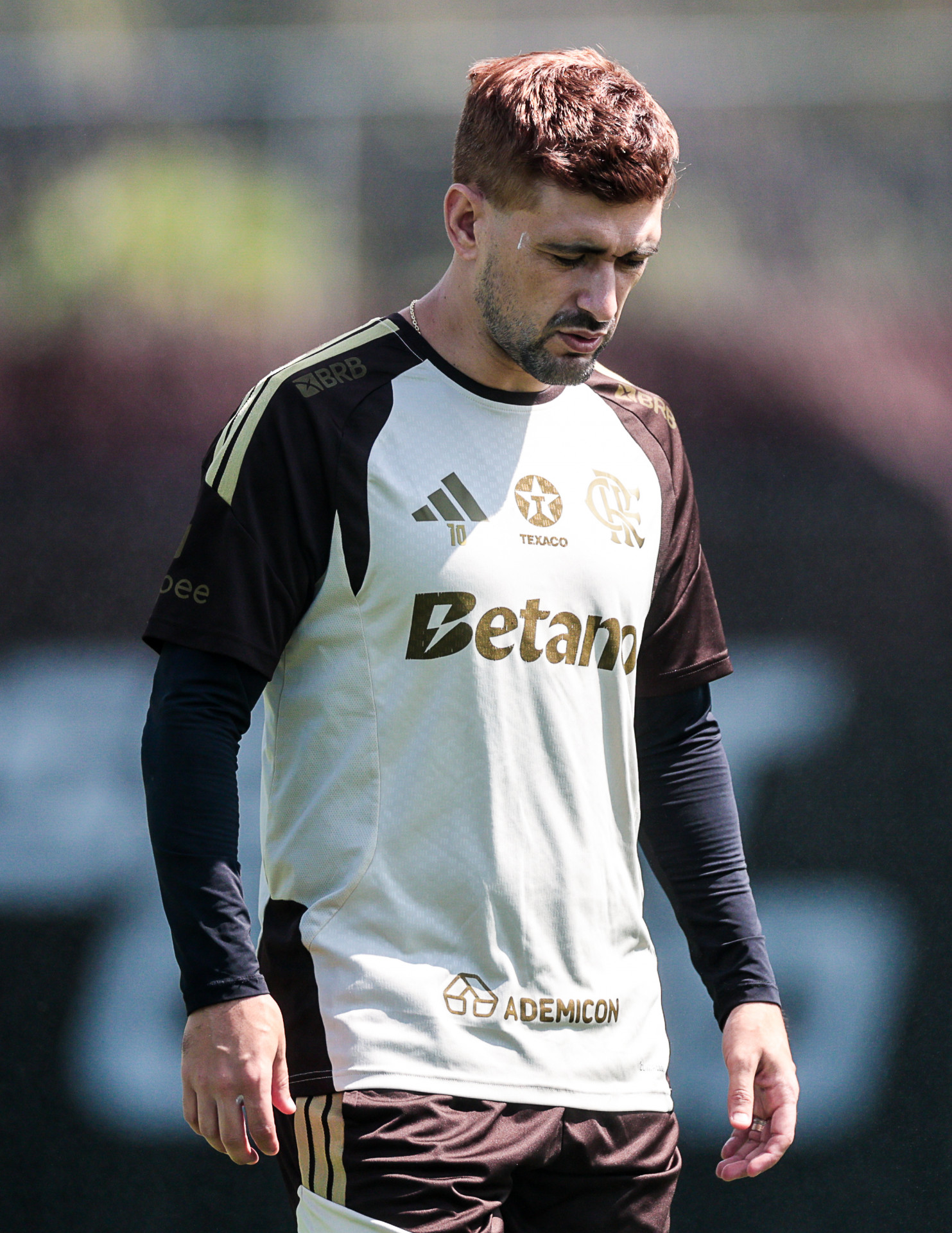 Visual de Arrascaeta em treino do Flamengo, no Ninho do Urubu - Gilvan de Souza / Flamengo