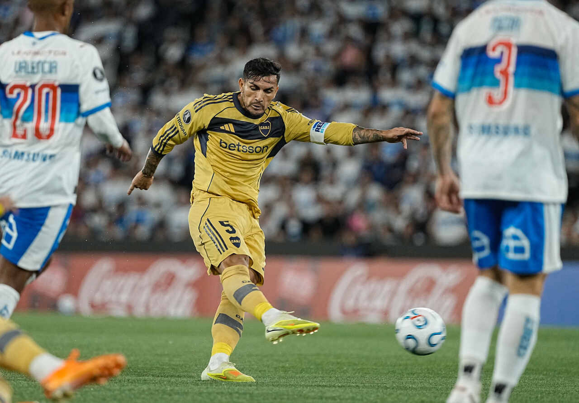 No grupo do Cruzeiro, Boca Juniors bate a Universidad Cat&oacute;lica em Santiago
