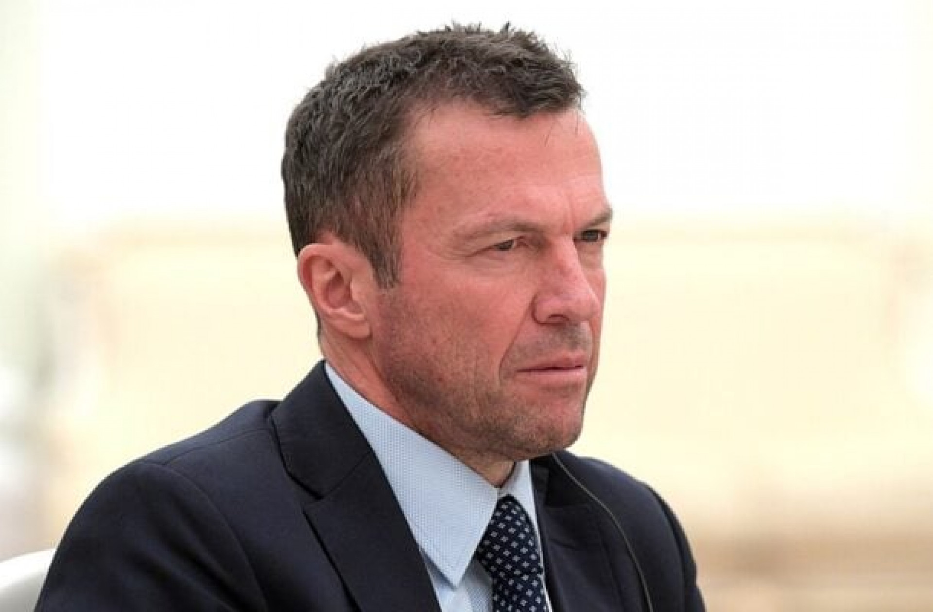 Ex-craque alem&atilde;o detona postura de Vini Jr: provoca e depois chora