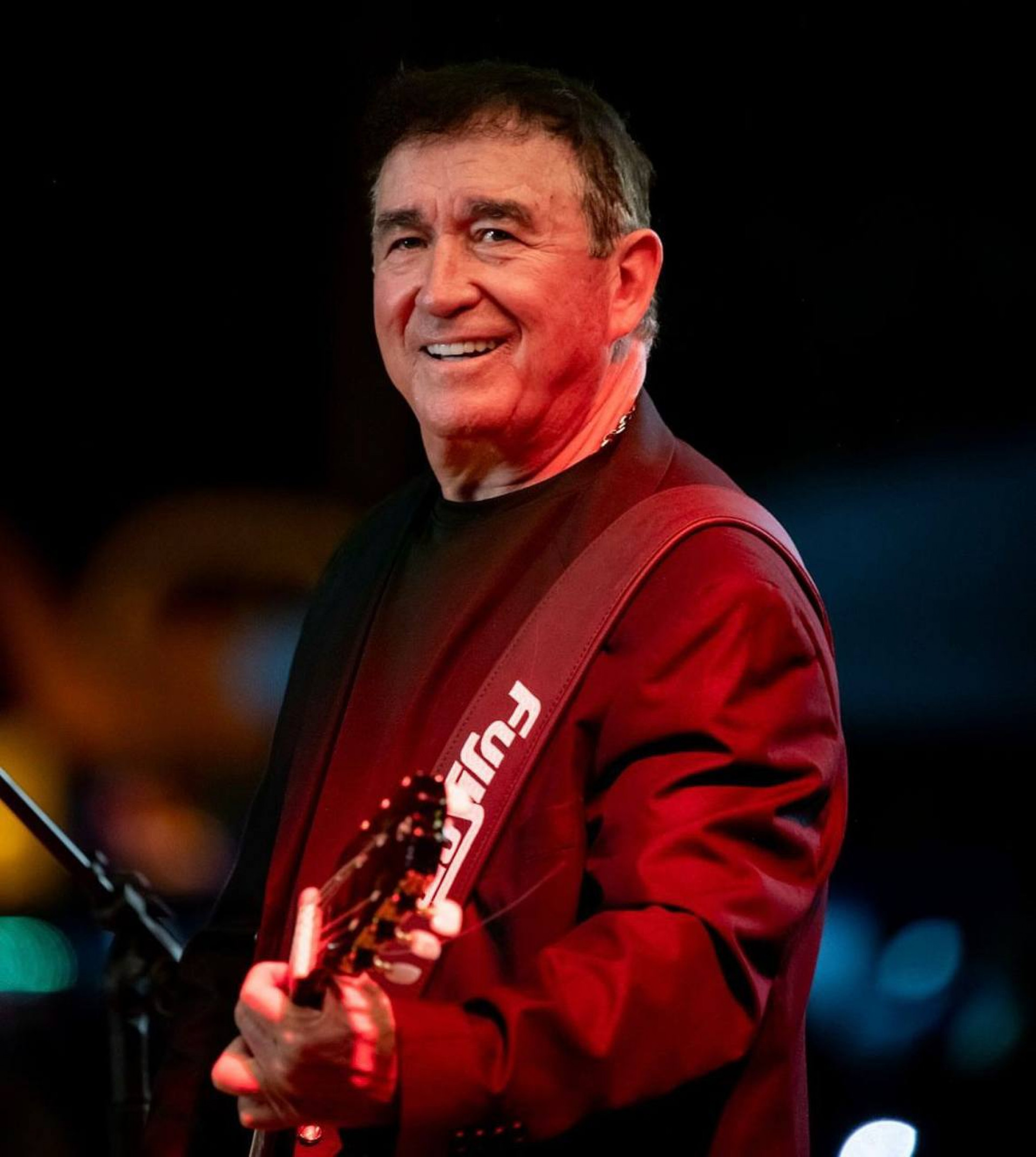 Cantor Amado Batista e montadora chinesa entram para 'lista suja' de trabalho escravo