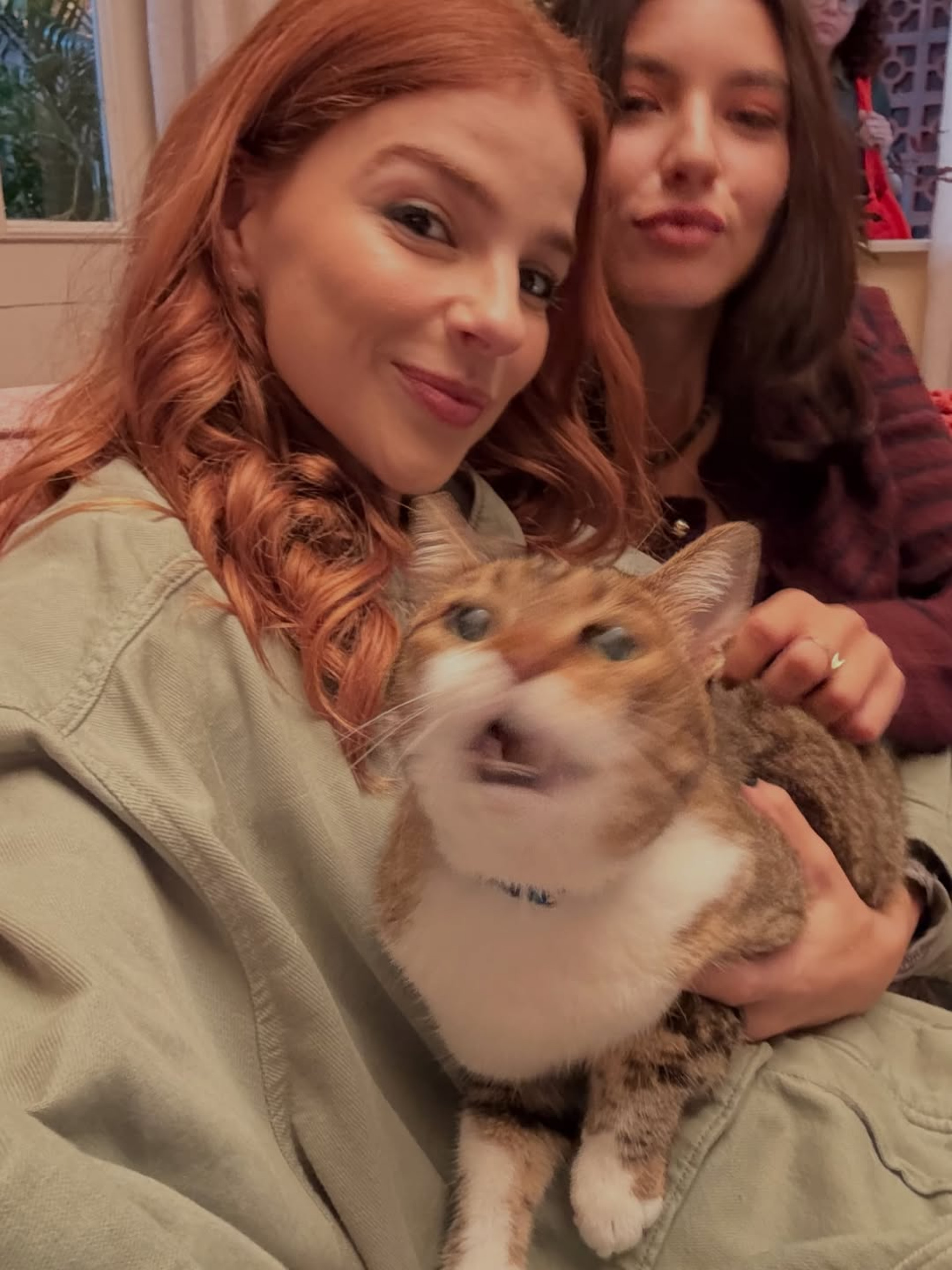 'Louquinha': Juquinha (Gabriela Medvedovski) e Lorena (Alanis Guillen) - Reprodução / Instagram