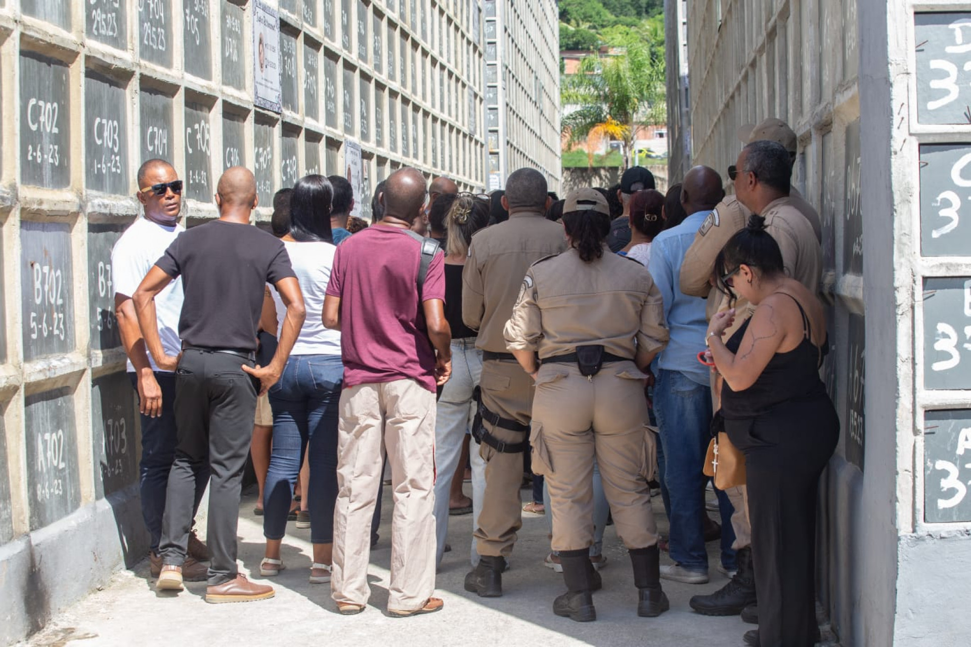 Familiares, amigos e colegas de profissão se despedem da guarda municipal Kelly Cristina Duffles Ribeiro - Érica Martin / Agência O Dia