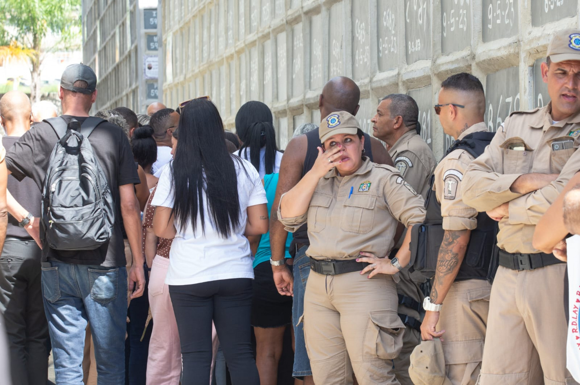 Familiares, amigos e colegas de profissão se despedem da guarda municipal Kelly Cristina Duffles Ribeiro - Érica Martin / Agência O Dia