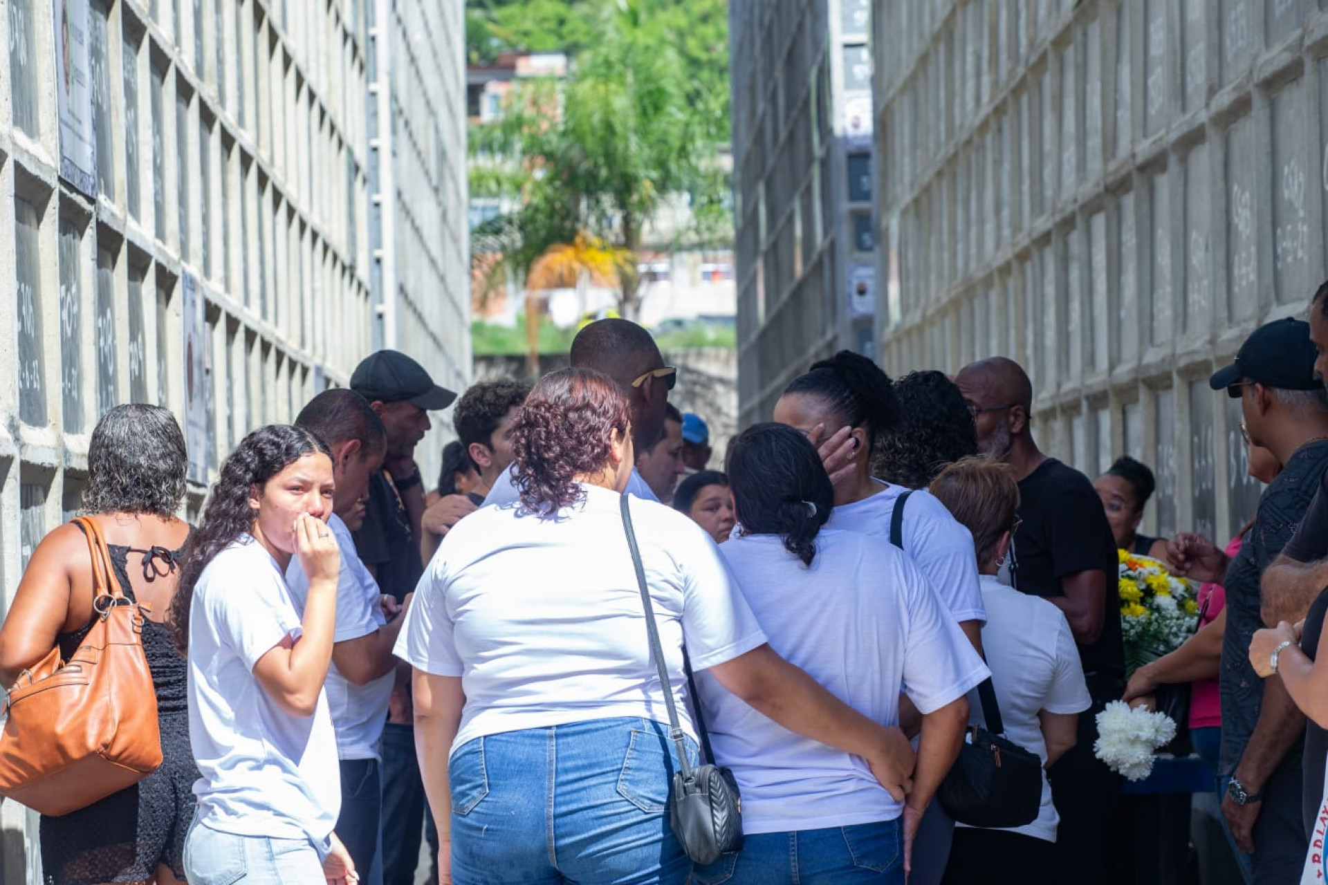 Familiares, amigos e colegas de profissão se despedem da guarda municipal Kelly Cristina Duffles Ribeiro - Érica Martin / Agência O Dia