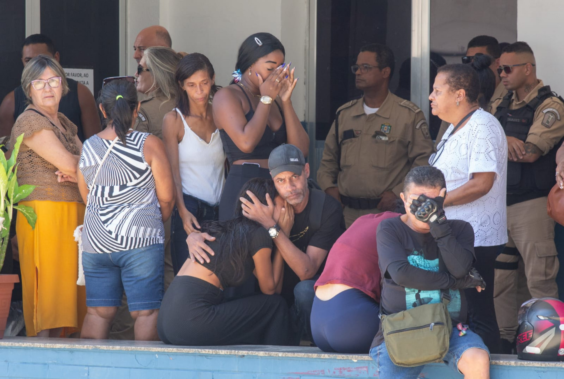 Familiares, amigos e colegas de profissão se despedem da guarda municipal Kelly Cristina Duffles Ribeiro - Érica Martin / Agência O Dia
