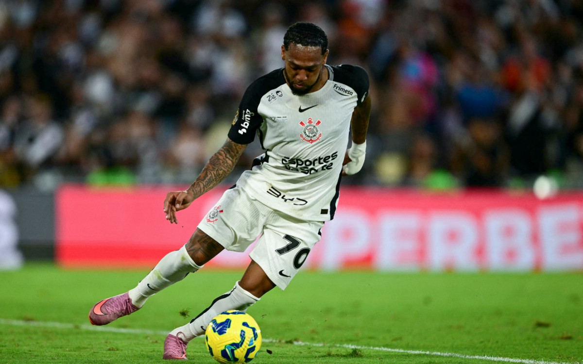 José Martínez em ação durante jogo do Corinthians, no Maracanã