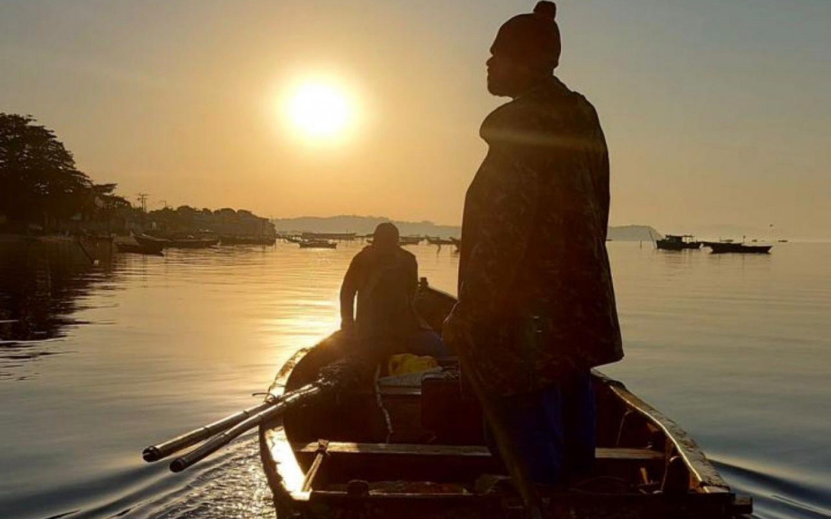 Projeto Águas da Guanabara combina recuperação ambiental e inclusão social, beneficiando mais de 2 mil pescadores na Baía de Guanabara