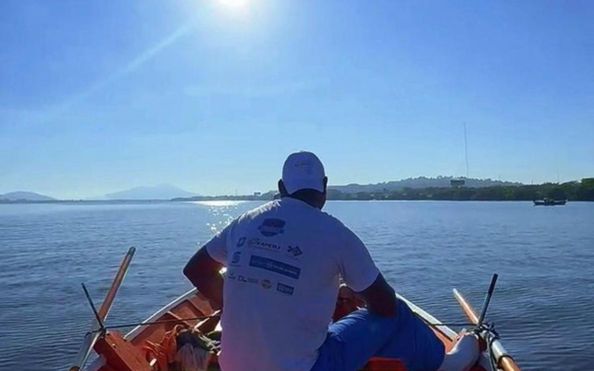 Projeto Águas da Guanabara combina recuperação ambiental e inclusão social, beneficiando mais de 2 mil pescadores na Baía de Guanabara