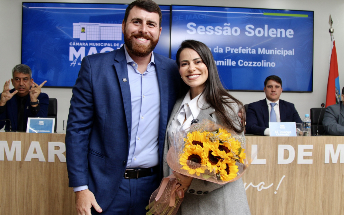 Jamille Cozzolino toma posse como prefeita de Mag&eacute; - Divulga&ccedil;&atilde;o