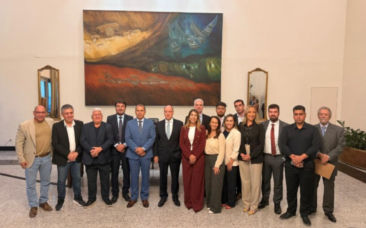 Lideranças regionais articulam defesa dos royalties em reunião estratégica.