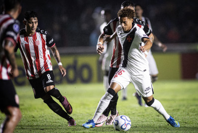 Destaque da base do Vasco lamenta empate na Sul-Americana: 'Amargo'