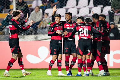 Atual campeão, Flamengo bate o Cusco e estreia com vitória na Libertadores