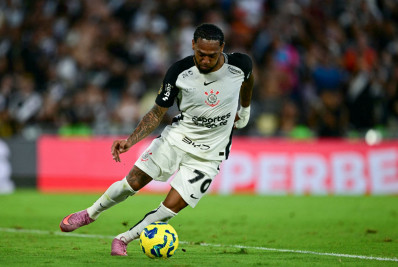 Vasco tem interesse em José Martínez, ex-jogador do Corinthians