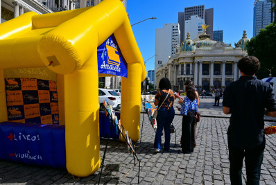 Estação de metrô da Cinelândia ganha biblioteca