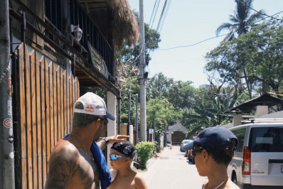 Pedro Scooby abre álbum de viagem com os filhos em El Salvador