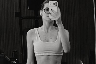 Camila Queiroz comenta volta à rotina depois da maternidade