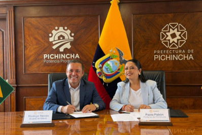 Prefeito de Niterói e presidente da Rede Mercocidades assinam acordo de cooperação no Equador 