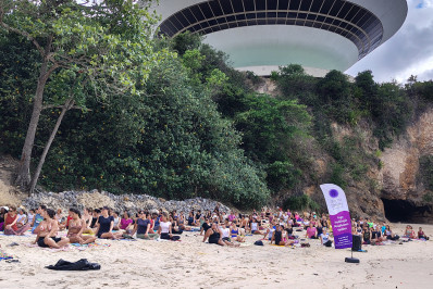 Yoga na Praia de abril será realizado na Praia da Boa Viagem