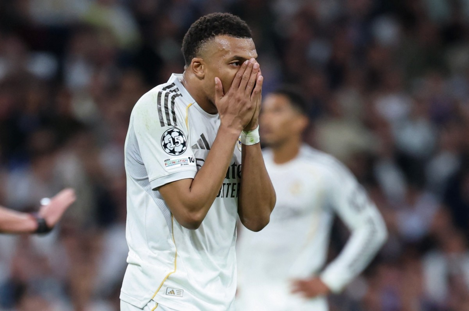 Mbappé está ficando afastado de elenco do Real Madrid, afirma jornal espanhol