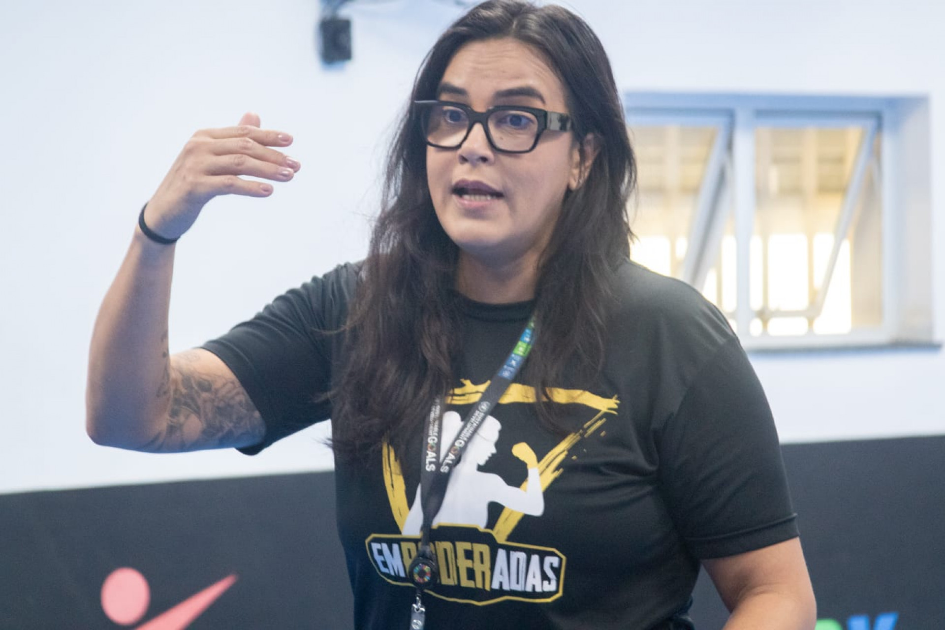 Especialista em segurança feminina, Érica Paes conduziu o evento de defesa pessoal nesta quarta-feira (8) - Érica Martin / Agência O Dia