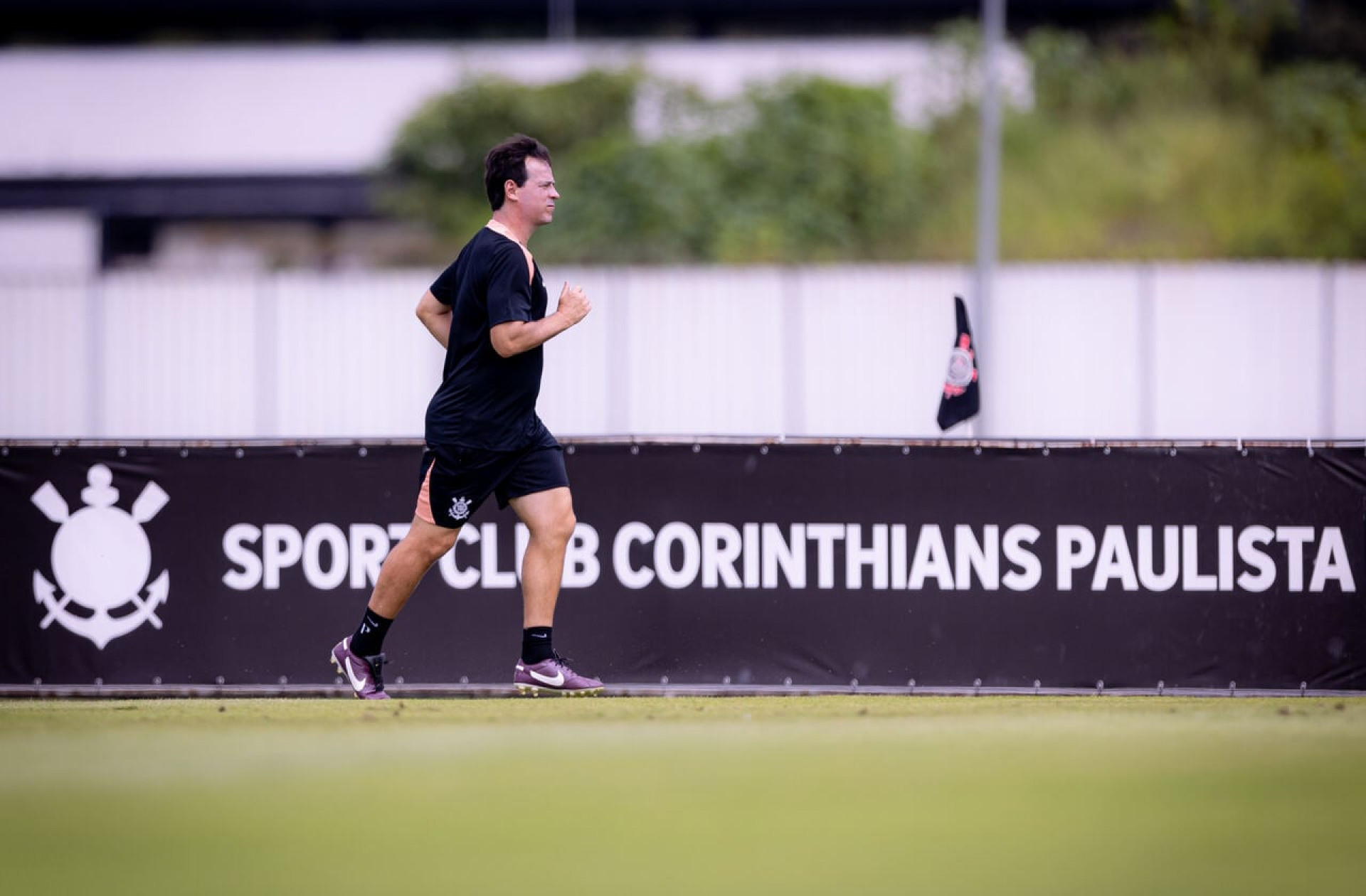 Diniz quer recuperar atletas no Corinthians e reavaliar&aacute; Alex Santana