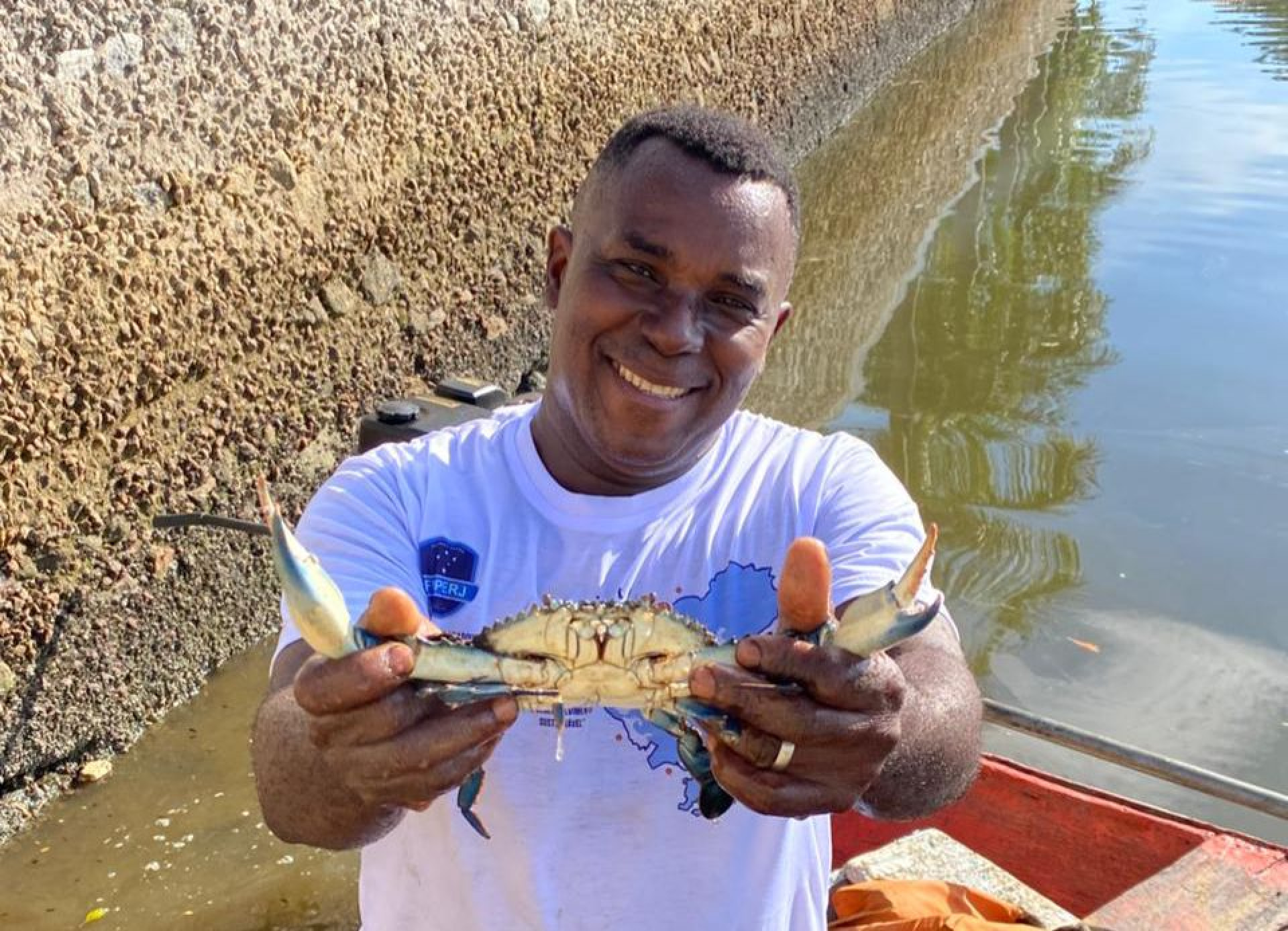 Projeto Águas da Guanabara ultrapassa duas mil toneladas de resíduos retirados e avança para novas fases