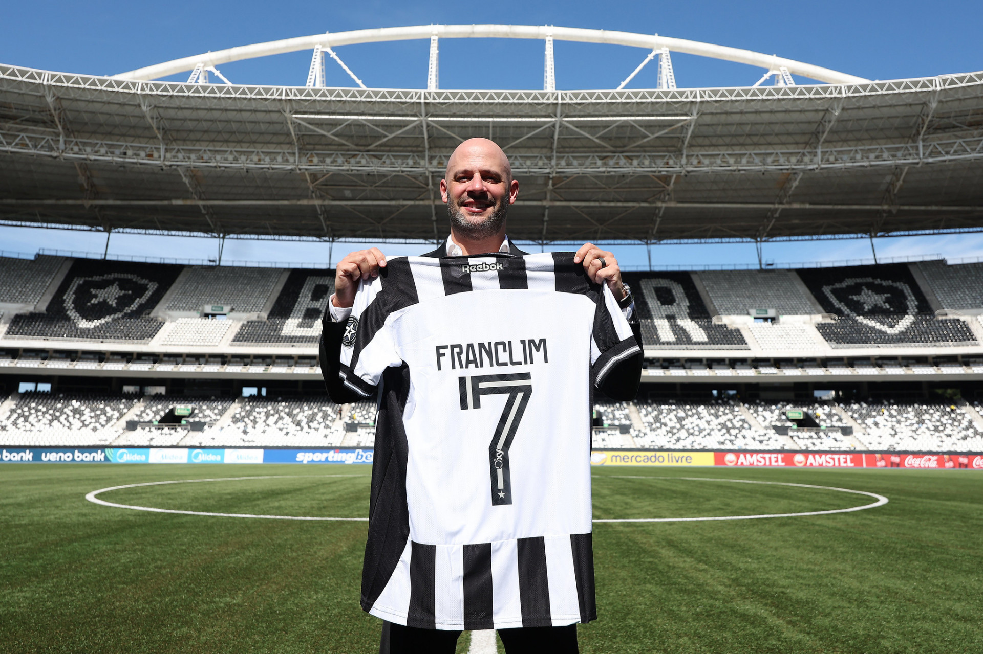 Franclim Carvalho acertou contrato com o Botafogo at&eacute; o fim de 2027