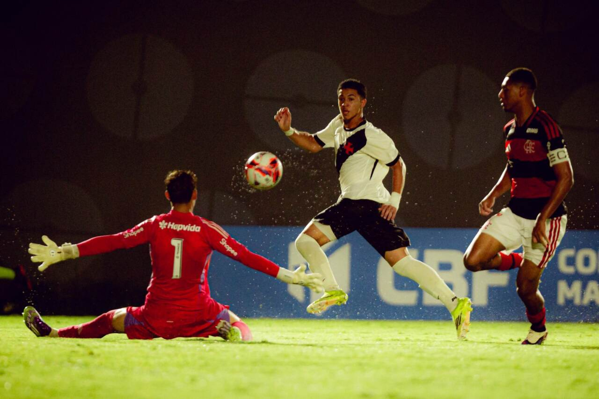 Vasco x Vit&oacute;ria (sub-20): onde assistir, escala&ccedil;&otilde;es e arbitragem