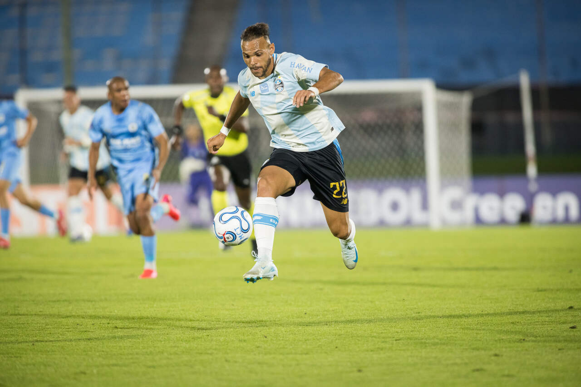 Gr&ecirc;mio tem atua&ccedil;&atilde;o ap&aacute;tica e perde para City Torque na Sul-Americana