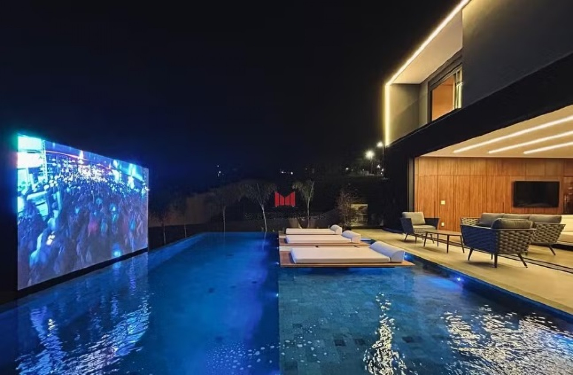 Ex de Hulk compra mansão milionária em MG e passa a morar perto do jogador - Reprodução Instagram