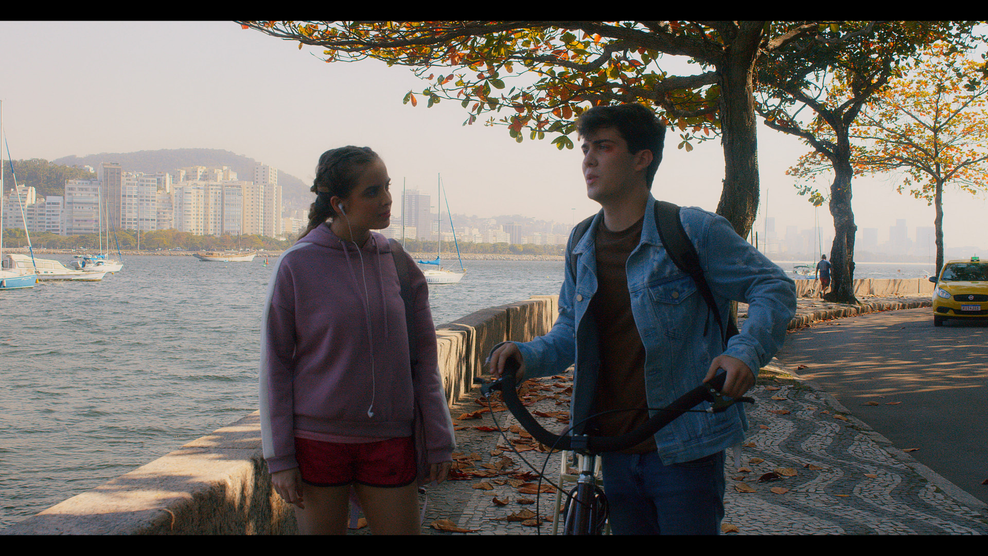 Giovanna Chaves (Laila) e Caio Manhente ( Júnior) em 'O Velho Fusca' - Divulgação