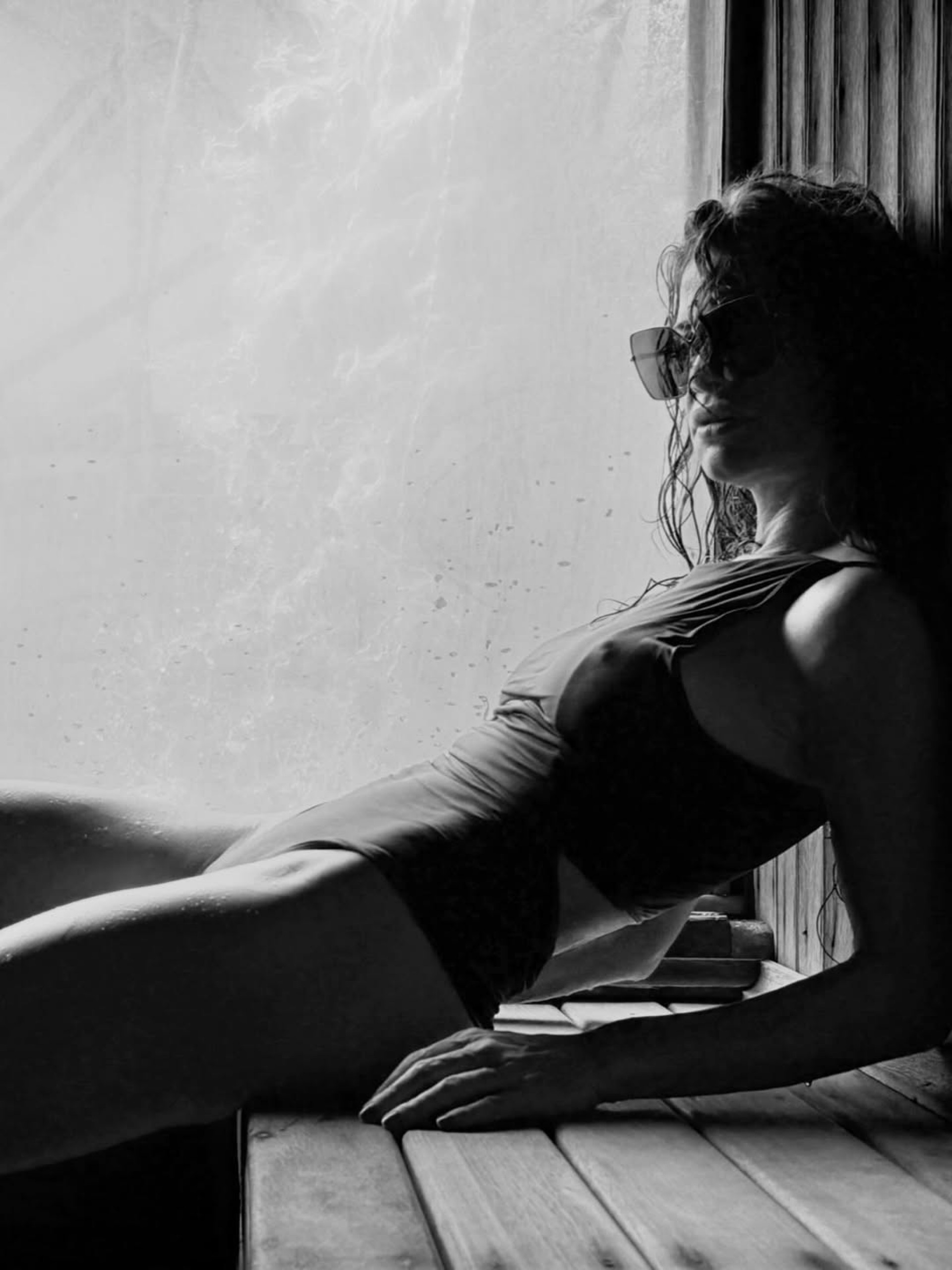 Alinne Moraes publicou fotos de maiô nas redes sociais - Reprodução/Instagram